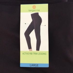 Active plum colored leggings